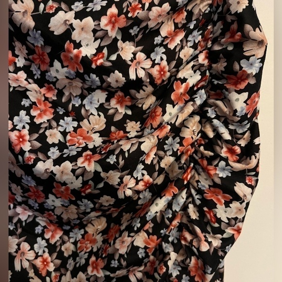 SHEIN Frenchy elastic waist skirt NWT - Picture 2 of 5